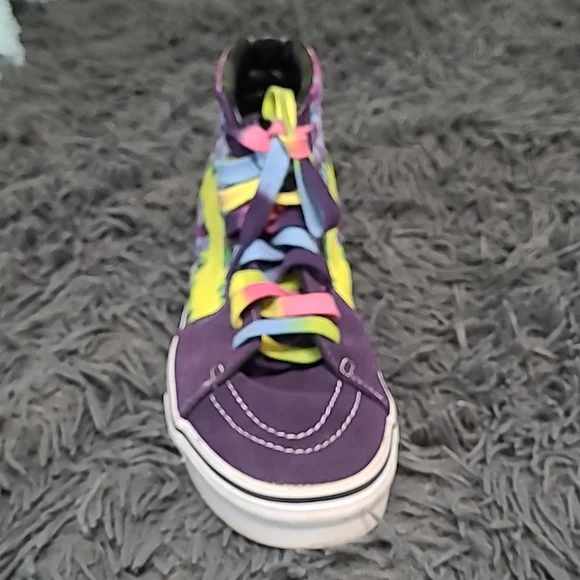 Shoes - Picture 2 of 4